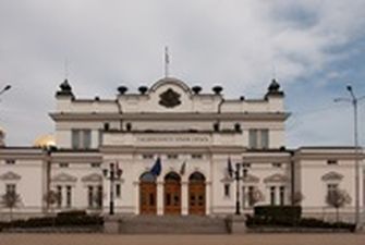 Президент Болгарии распустил парламент и назначил выборы на апрель