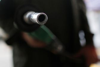 В Україні продовжує дешевшати бензин: свіжі ціни