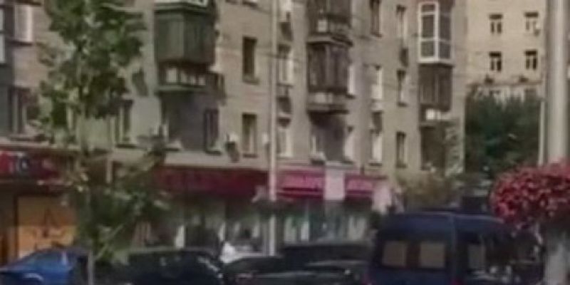 В Киеве драка водителей на палках закончилась аварией