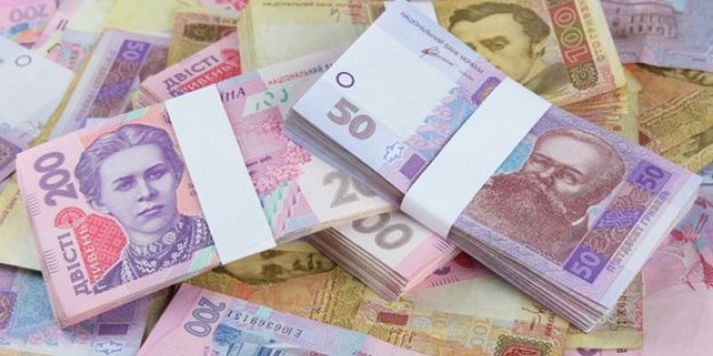 Когда минимальная зарплата будет 300 долларов: украинцам объяснили детали