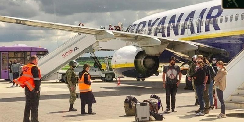 В Минске опубликовали стенограмму переговоров диспетчера с пилотом Ryanair