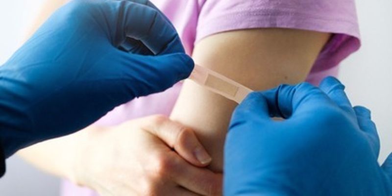 Высокие риски смерти: врач объяснила, зачем взрослым повторно вакцинироваться от столбняка и дифтерии