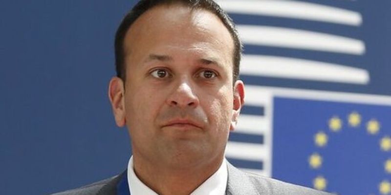 "Провалили" голосование: премьер Ирландии подал в отставку