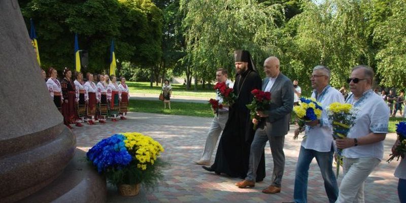 День Конституції 2019: історія свята, вихідні, як Україна відпочиває