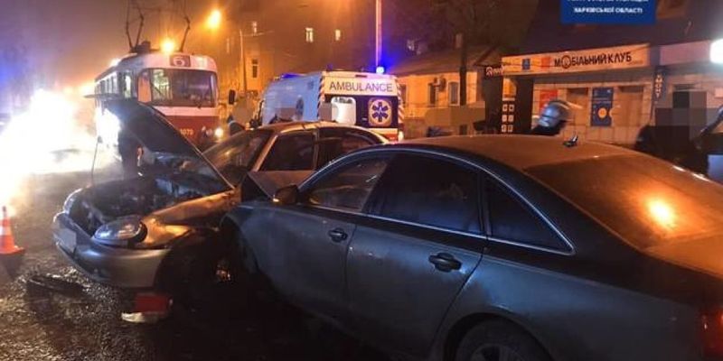 Трое пострадавших: на проспекте в Харькове водитель Audi протаранил Daewoo