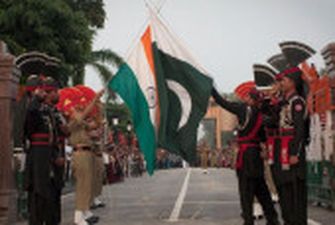 Пакистан та Індія обмінялися списками ядерних активів та ув'язнених