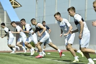 Футболисты сборной Украины провели в Харькове очередную тренировку
