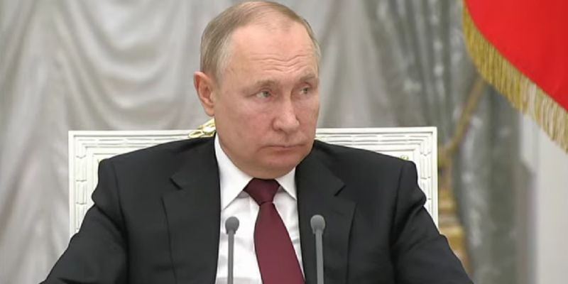 Путин намерен увеличить расходы на оборону почти в два раза - Bloomberg