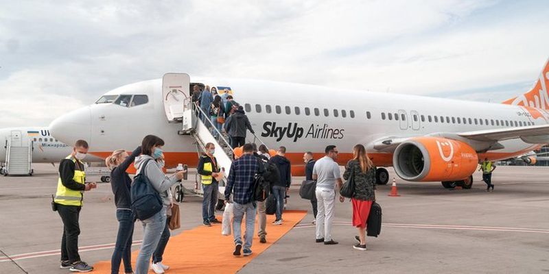 Госавиаслужба аннулировала права SkyUp на полеты по ряду популярных маршрутов