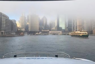 Словно в сказке: Сидней окутал густой туман