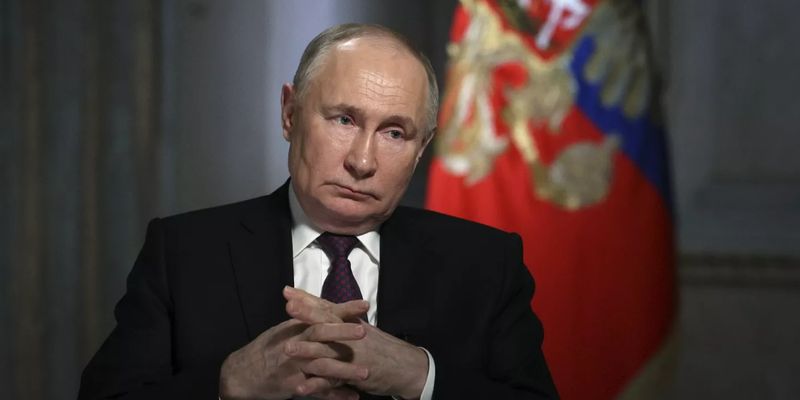 Сколько украинцев считает Путина нелегитимным президентом России