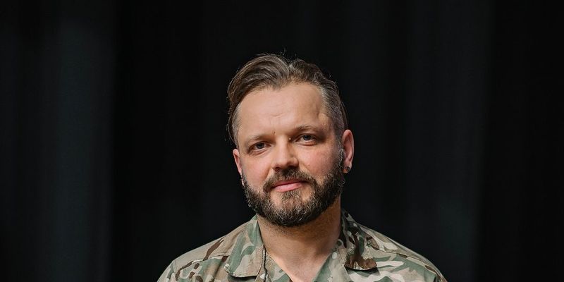 Как сейчас выглядит и чем занимается Игорь Воевуцкий – бывший солист группы "Авиатор"/С 2022 года артист служит в житомирском ДФТГ