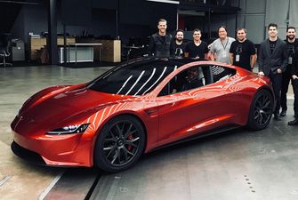 Просто космос! Tesla Roadster получит ракетный двигатель
