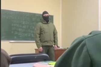 "Вагнеровцы" начали ходить по школам в РФ
