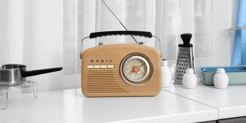Старое доброе FM: как выбрать радиоприемник и оставаться в курсе событий без мобильной связи и интернета