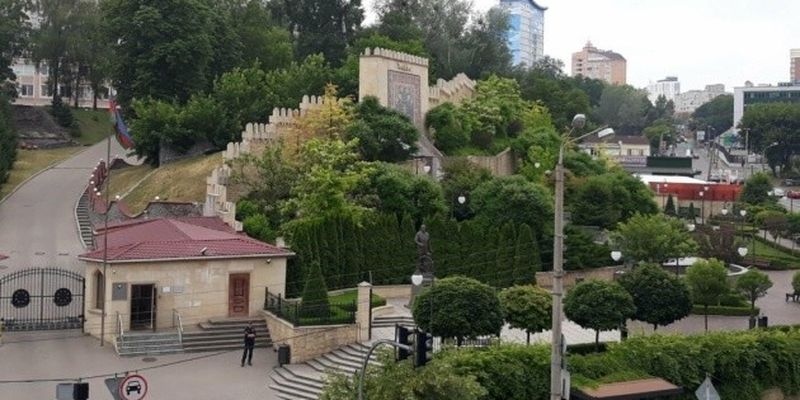 Посольство Азербайджана возобновило работу в Киеве