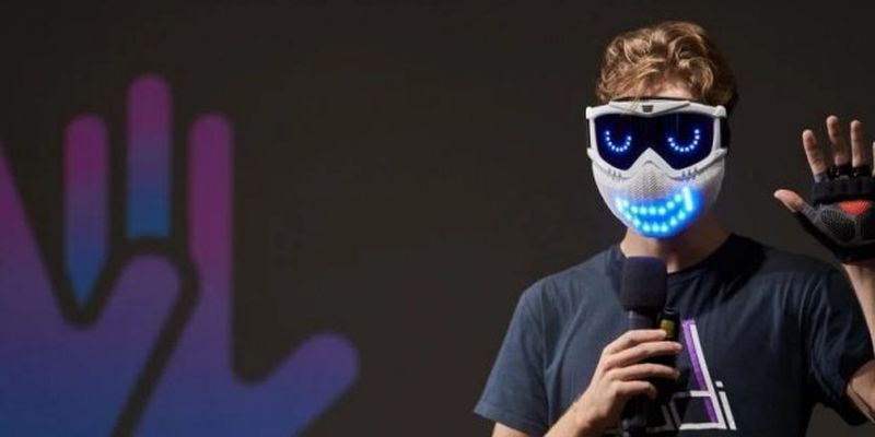 Роборука и умная маска: чем удивляли украинские стартапы на CES 2022