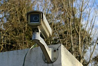 Британія відмовляється від китайських камер спостереження на урядових об’єктах