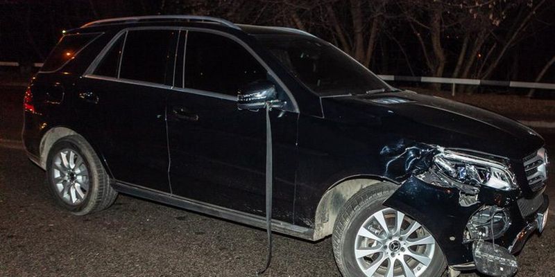 ДТП в Днепре: мужчина угодил под колеса Mercedes