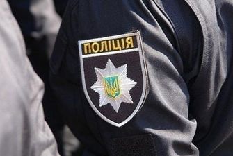 В гостинице в Черниговской области мужчину ограбили вооруженные злодеи в масках
