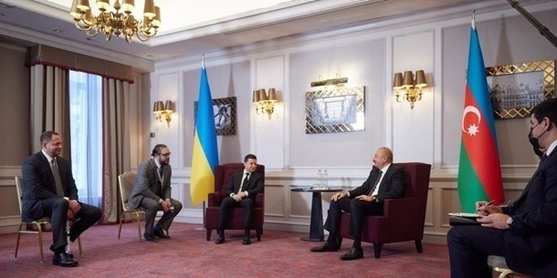 В Киеве началась встреча Зеленского с Алиевым