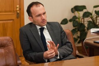 Министр Малюська защищает "черных" регистраторов и "енакиевских" - совладелец рынка "Столичный"