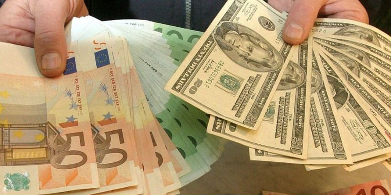 НБУ установил официальный курс на уровне 25,17 гривны за доллар