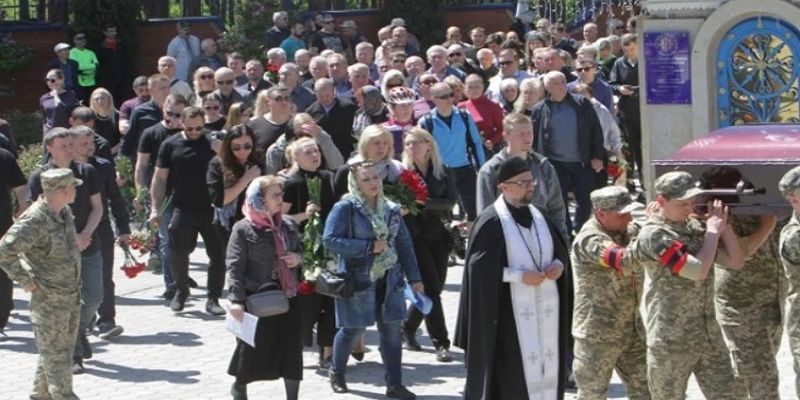 На Днепропетровщине, Ровенщине и Буковине священники УПЦ отпели украинских воинов