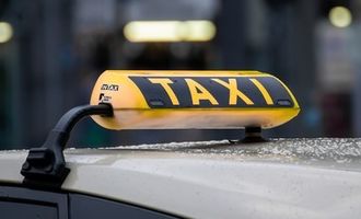 Пожалел 8 гривен: под Днепром пассажир выстрелил в таксиста из-за "лишнего" тарифа