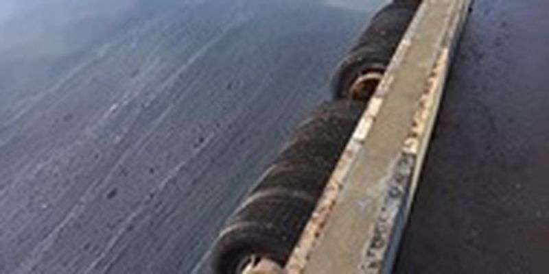 "Акватория загрязнена": в порту Николаева затонуло судно с нефтепродуктами