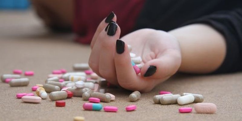 В Кривом Роге 15-летняя девочка выпила за раз 40 таблеток