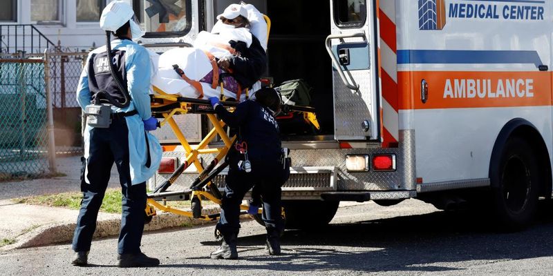 Die Welt: У США клініки погрожують лікарям звільненнями, а трупи жертв COVID-19 вивозять вантажівками