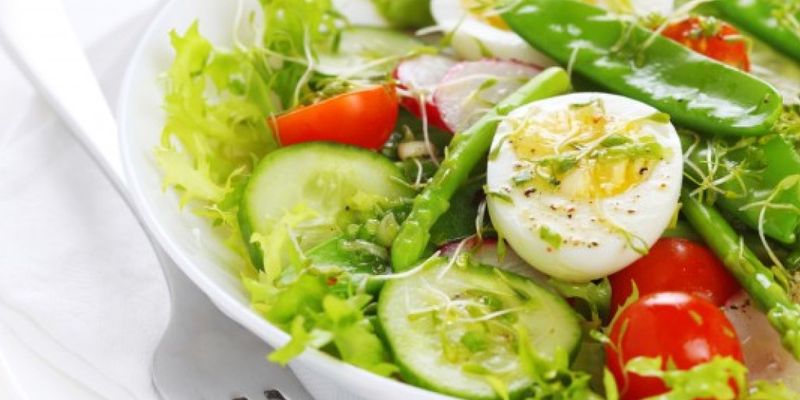 Блюда для снижения веса: «Тройка» самых полезных салатов для фигуры