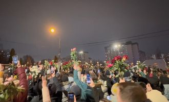Задержания и протесты: похороны Навального переросли в ночной митинг