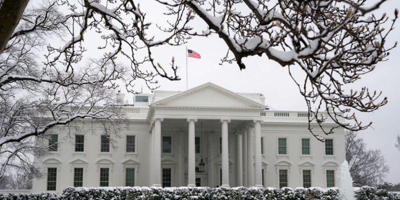 В Белом доме объяснили задержку военной помощи Украине