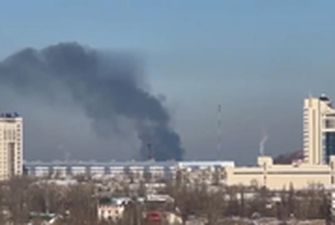 В Донецке горит металлопрокатный завод - соцсети