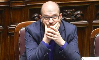 Ездил в Крым, голосовал против безвиза: спикером парламента Италии стал Лоренцо Фонтана