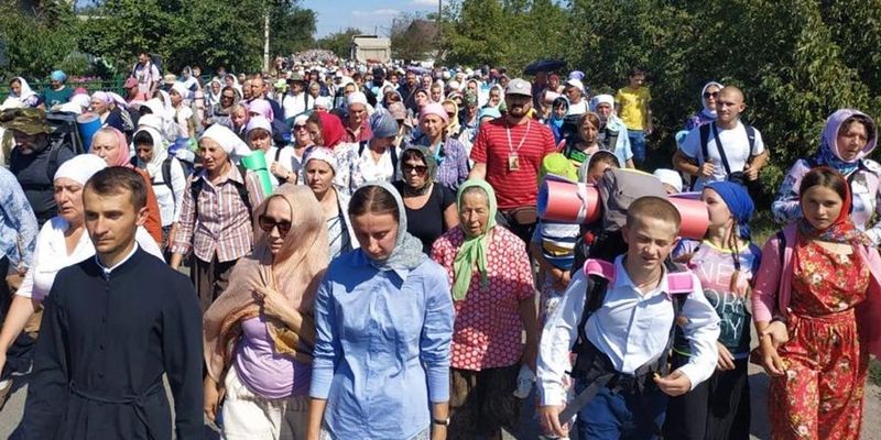 Тысячи верующих УПЦ пройдут пешком 260 км для участия в торжествах в Почаевской Лавре