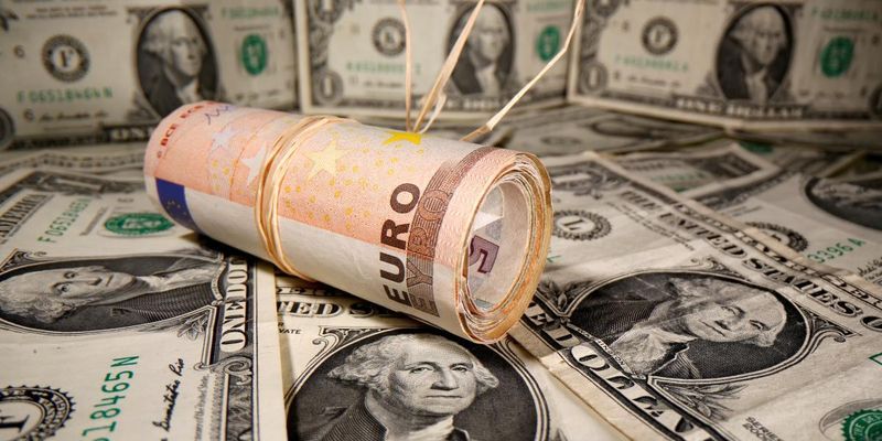Цена на доллар никак не стабилизируется: курс валют на 12 марта в Киеве