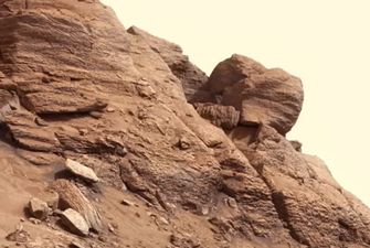 Охотник за инопланетянами обнаружил на Марсе "статую внеземного существа"