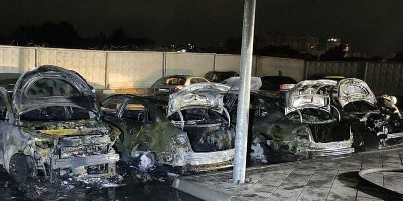 Поліція викрила серійних підпалювачів автівок під Києвом