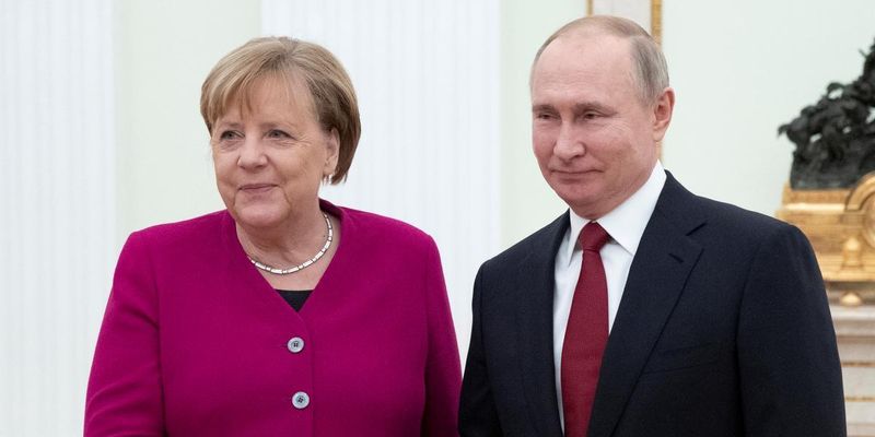 Путин отправил телеграмму Меркель: обратился к политику на "ты"