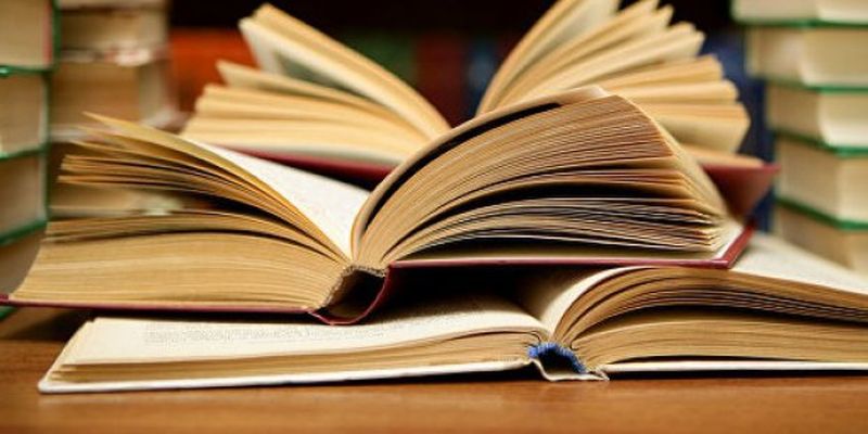 Сенцов, Нарния и комиксы: Кабмин одобрил список книг для госзакупки и передачи в библиотеки