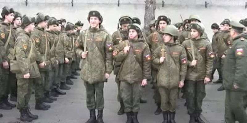 Под Москвой ставят блокпосты из-за сбежавших "мобиков": "без разрешения командования..."