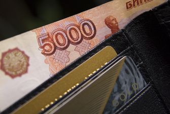 Курс рубля упал. Почем принимают российскую нацвалюту в обменниках в среду
