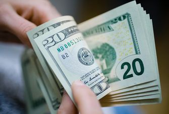 Долар продовжує рости: де найвигідніше здати валюту