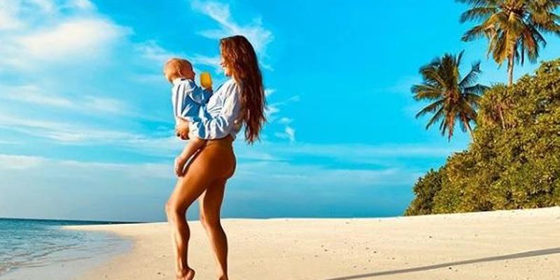 "Акцент на попі": Тодоренко спантеличила шанувальників пляжним фото з сином