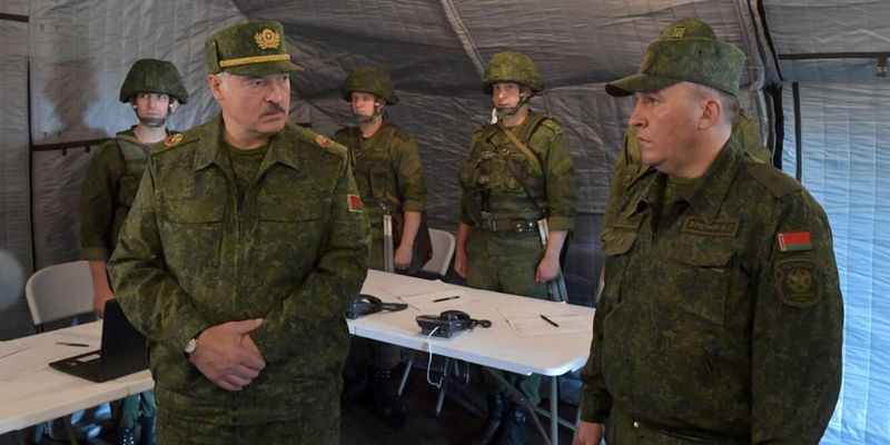 Россия и Беларусь разворачивают совместную группировку войск, — Лукашенко