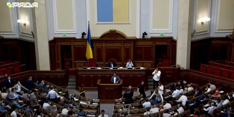 Арахамия, Тимошенко, Порошенко: сколько депутатов лишили зарплаты за прогулы
