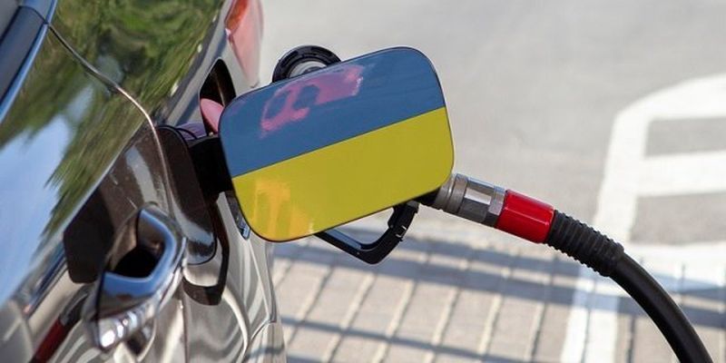 Здорожчали майже всі види пального: за скільки можна заправити авто на АЗС в Україні